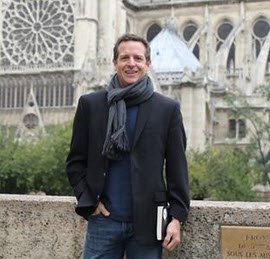 Notre Dame poses with Hugh Howey.